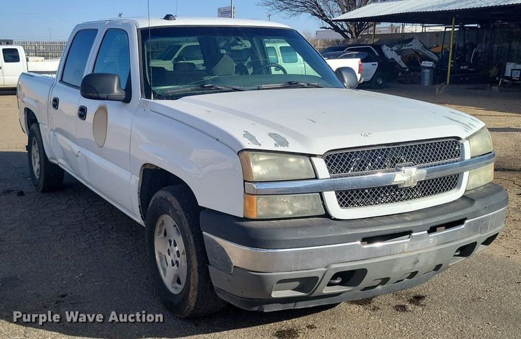 image for item LG9522 2005 Chevrolet Silverado 1500  Crew Cab pickup truck