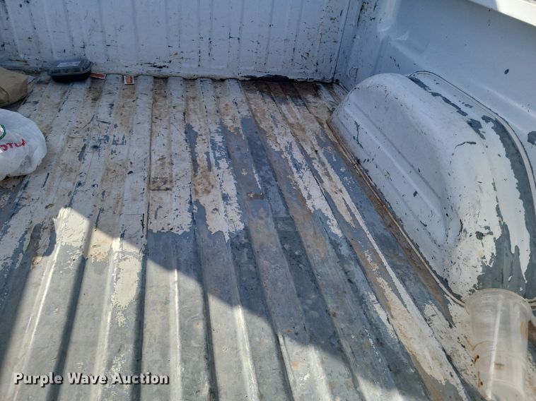 image for item LG9522 2005 Chevrolet Silverado 1500  Crew Cab pickup truck