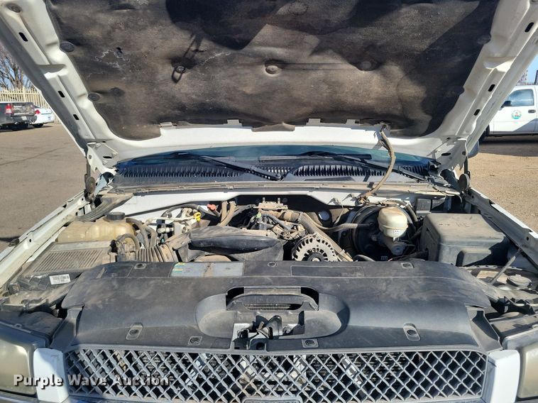 image for item LG9522 2005 Chevrolet Silverado 1500  Crew Cab pickup truck