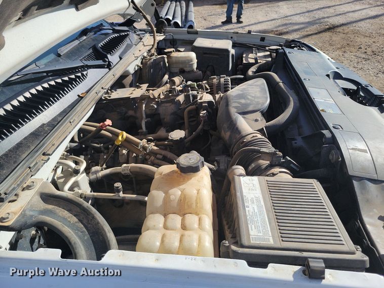 image for item LG9522 2005 Chevrolet Silverado 1500  Crew Cab pickup truck