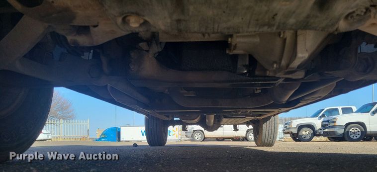 image for item LG9522 2005 Chevrolet Silverado 1500  Crew Cab pickup truck