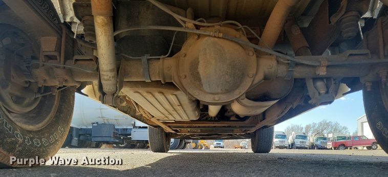 image for item LG9522 2005 Chevrolet Silverado 1500  Crew Cab pickup truck