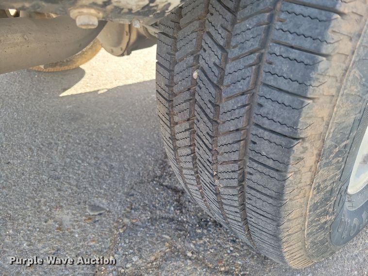 image for item LG9522 2005 Chevrolet Silverado 1500  Crew Cab pickup truck