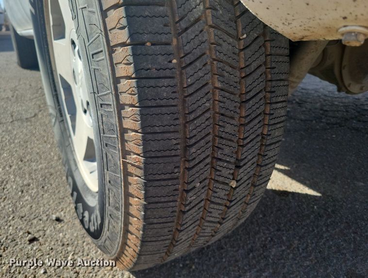 image for item LG9522 2005 Chevrolet Silverado 1500  Crew Cab pickup truck