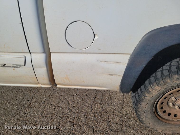 image for item LG9523 2003 Chevrolet Silverado 1500  Ext. Cab pickup truck