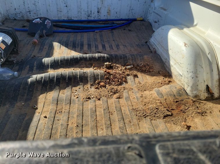 image for item LG9523 2003 Chevrolet Silverado 1500  Ext. Cab pickup truck