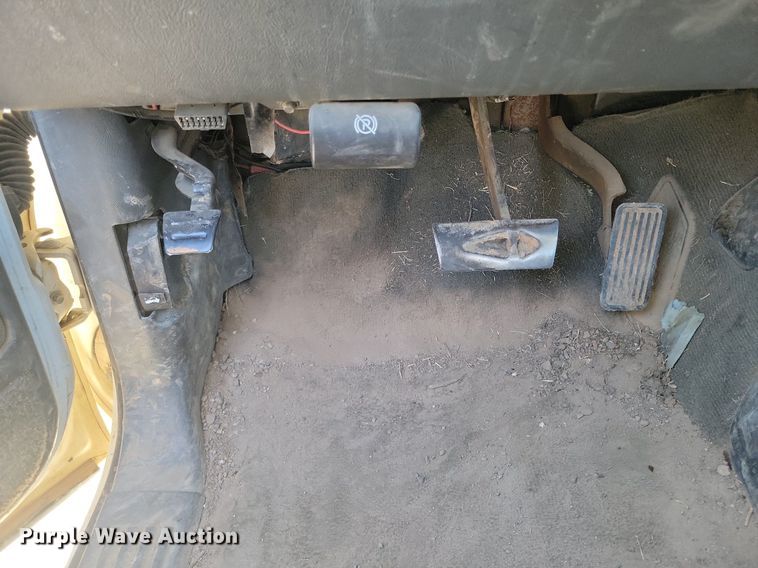 image for item LG9523 2003 Chevrolet Silverado 1500  Ext. Cab pickup truck