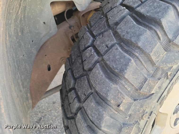 image for item LG9523 2003 Chevrolet Silverado 1500  Ext. Cab pickup truck