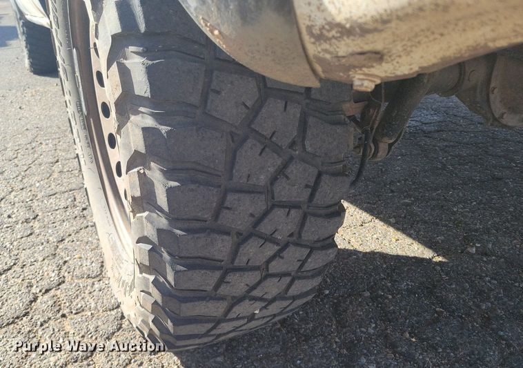 image for item LG9523 2003 Chevrolet Silverado 1500  Ext. Cab pickup truck