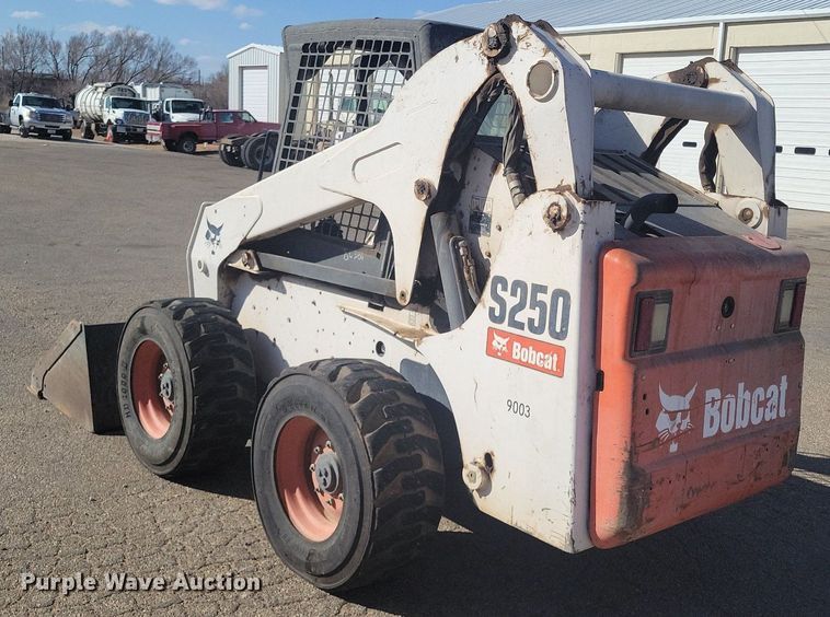 image for item LG9526 2008 Bobcat S250  skid steer loader