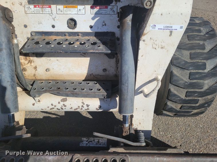 image for item LG9526 2008 Bobcat S250  skid steer loader