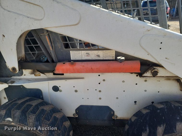 image for item LG9526 2008 Bobcat S250  skid steer loader