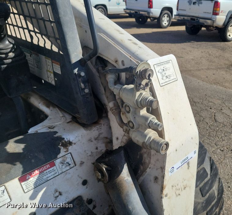 image for item LG9526 2008 Bobcat S250  skid steer loader