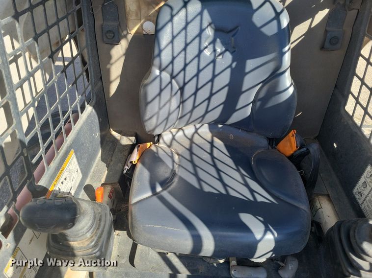 image for item LG9526 2008 Bobcat S250  skid steer loader