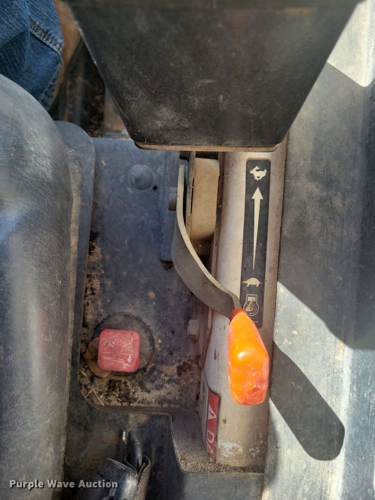 image for item LG9526 2008 Bobcat S250  skid steer loader