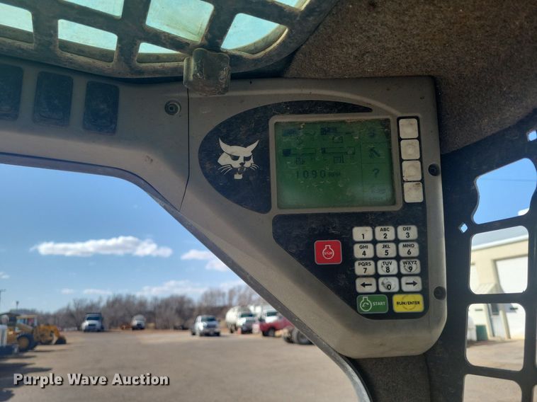 image for item LG9526 2008 Bobcat S250  skid steer loader