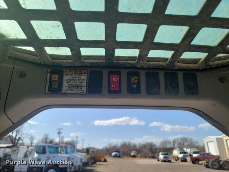 image for item LG9526 2008 Bobcat S250  skid steer loader