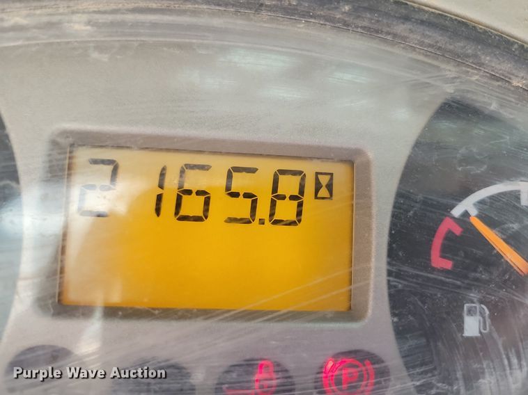 image for item LG9526 2008 Bobcat S250  skid steer loader