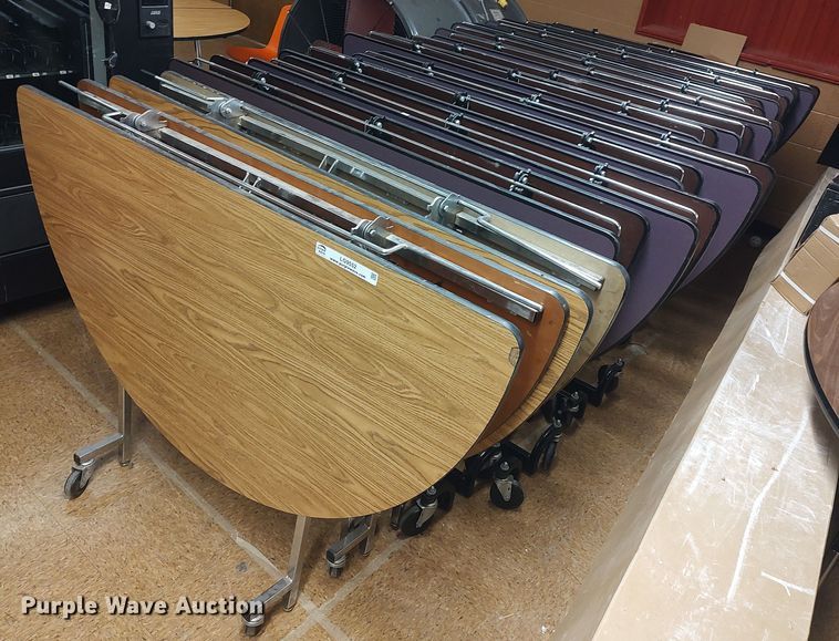 image for item LG9552 (16) folding tables