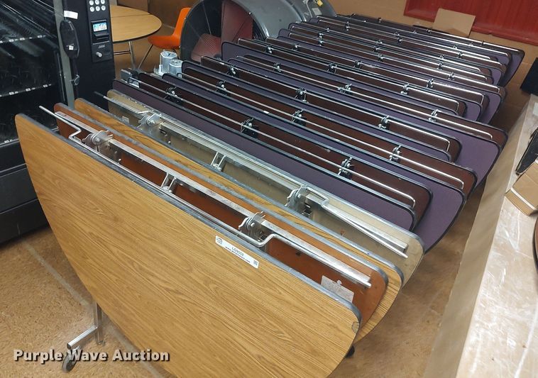 image for item LG9552 (16) folding tables