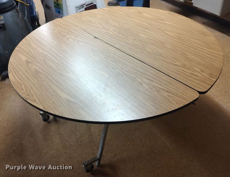 image for item LG9552 (16) folding tables