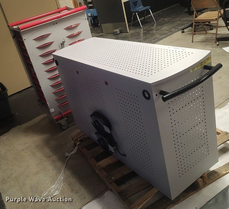 image for item LG9556 (2) charging stations