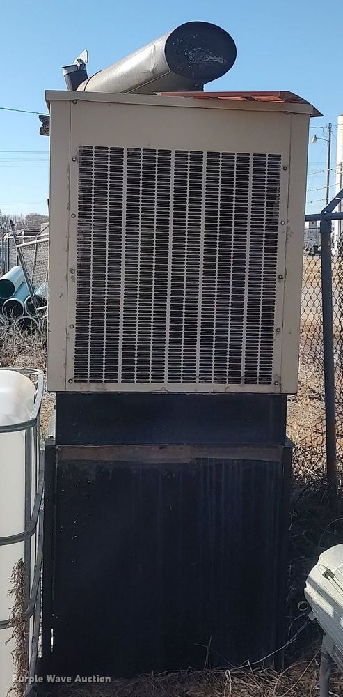 image for item LG9562 1999 Generac 99A03033-S  generator