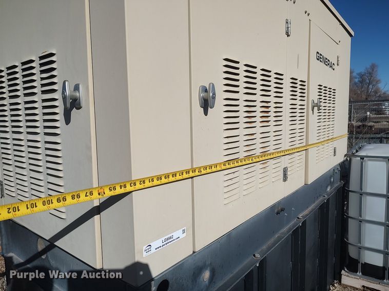 image for item LG9562 1999 Generac 99A03033-S  generator