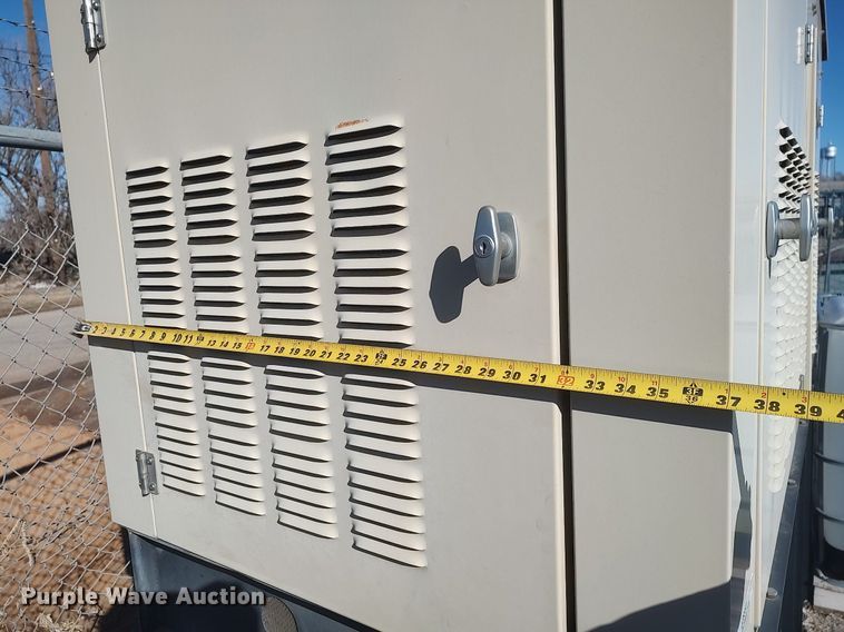 image for item LG9562 1999 Generac 99A03033-S  generator