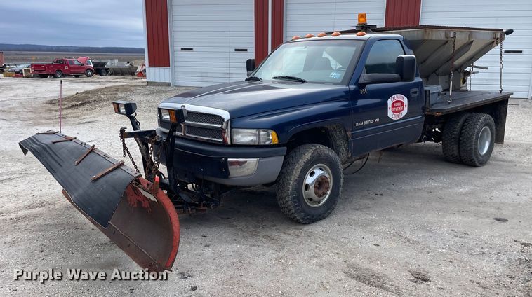 image for item MA9919 2001 Dodge Ram 3500  flatbed pickup truck