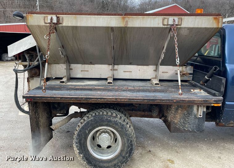 image for item MA9919 2001 Dodge Ram 3500  flatbed pickup truck