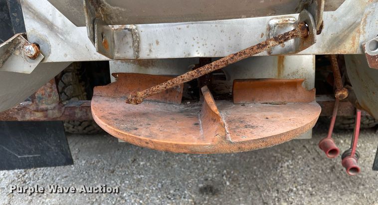 image for item MA9919 2001 Dodge Ram 3500  flatbed pickup truck