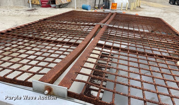 image for item MA9919 2001 Dodge Ram 3500  flatbed pickup truck