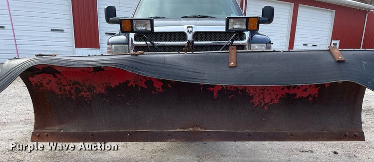 image for item MA9919 2001 Dodge Ram 3500  flatbed pickup truck