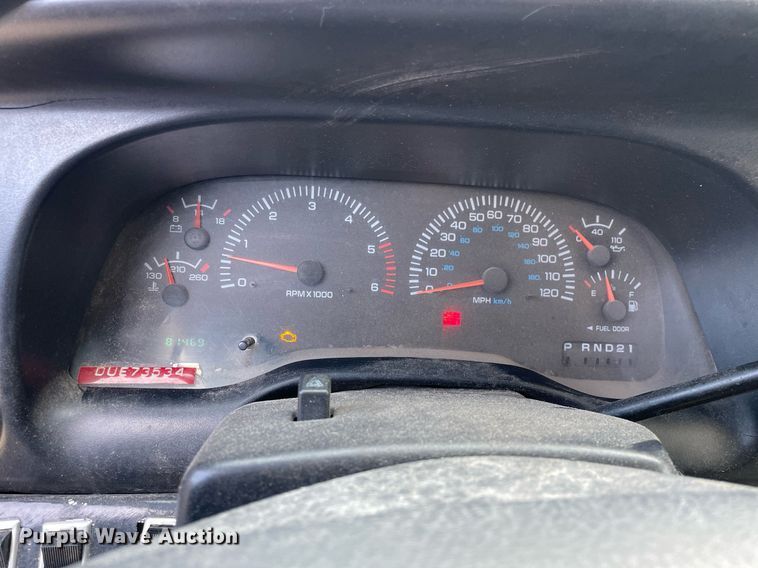 image for item MA9919 2001 Dodge Ram 3500  flatbed pickup truck