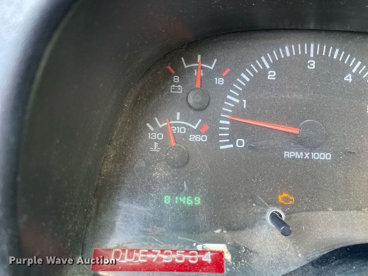 image for item MA9919 2001 Dodge Ram 3500  flatbed pickup truck