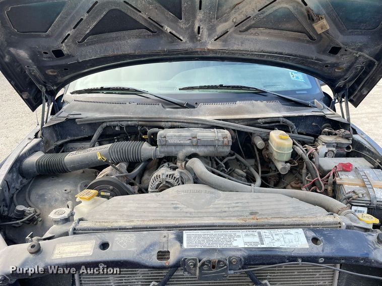 image for item MA9919 2001 Dodge Ram 3500  flatbed pickup truck