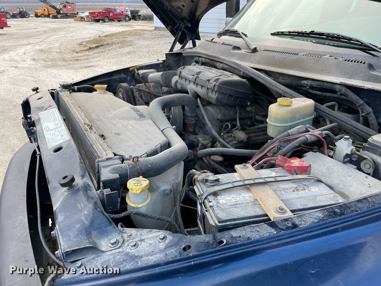 image for item MA9919 2001 Dodge Ram 3500  flatbed pickup truck