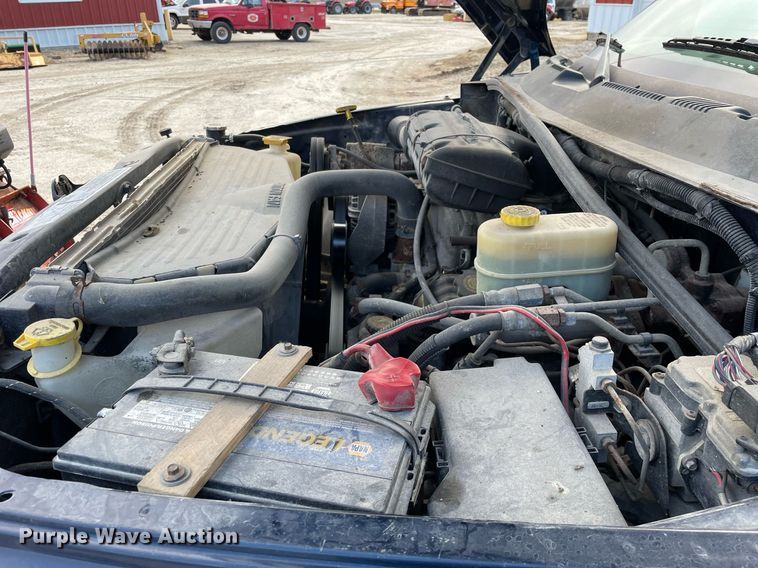 image for item MA9919 2001 Dodge Ram 3500  flatbed pickup truck