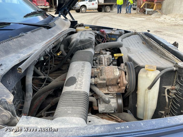 image for item MA9919 2001 Dodge Ram 3500  flatbed pickup truck