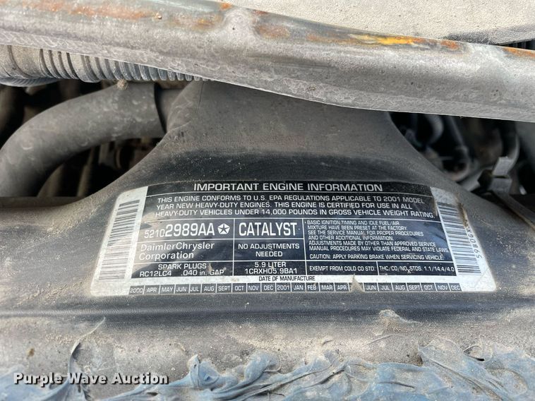 image for item MA9919 2001 Dodge Ram 3500  flatbed pickup truck