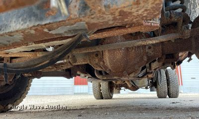 image for item MA9919 2001 Dodge Ram 3500  flatbed pickup truck