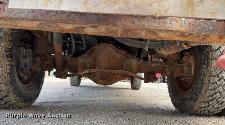 image for item MA9919 2001 Dodge Ram 3500  flatbed pickup truck