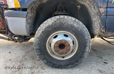 image for item MA9919 2001 Dodge Ram 3500  flatbed pickup truck