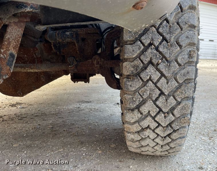 image for item MA9919 2001 Dodge Ram 3500  flatbed pickup truck