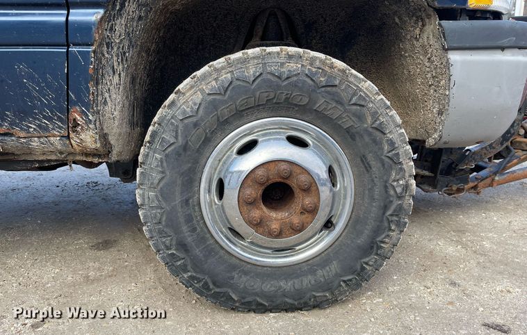 image for item MA9919 2001 Dodge Ram 3500  flatbed pickup truck