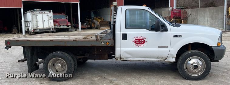 image for item MA9920 2004 Ford F450 Super Duty  flatbed truck