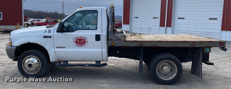 image for item MA9920 2004 Ford F450 Super Duty  flatbed truck