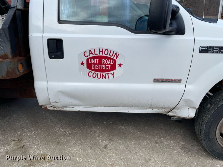 image for item MA9920 2004 Ford F450 Super Duty  flatbed truck