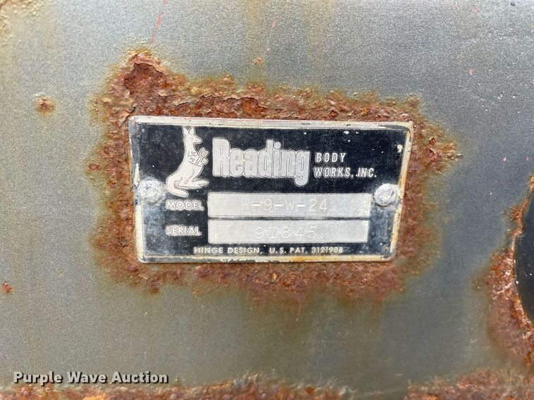 image for item MA9920 2004 Ford F450 Super Duty  flatbed truck